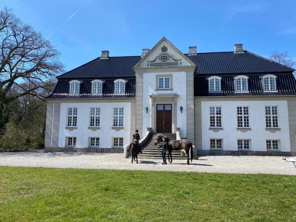 Rosenlund Gods - Kaelder B&B Sakskobing Экстерьер фото